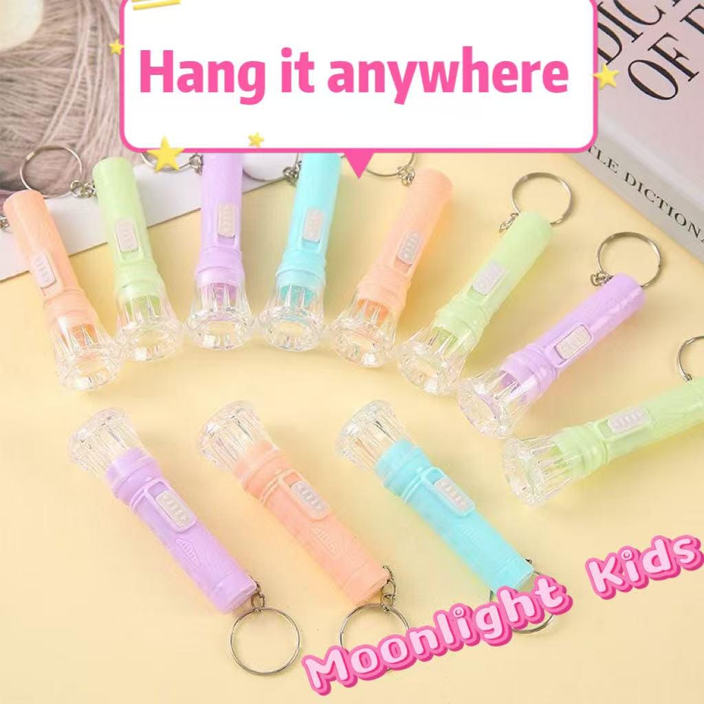 Pastel LED Mini Flashlight – 4pcs Keychain Set (Pink/Purple/Green/Blue)