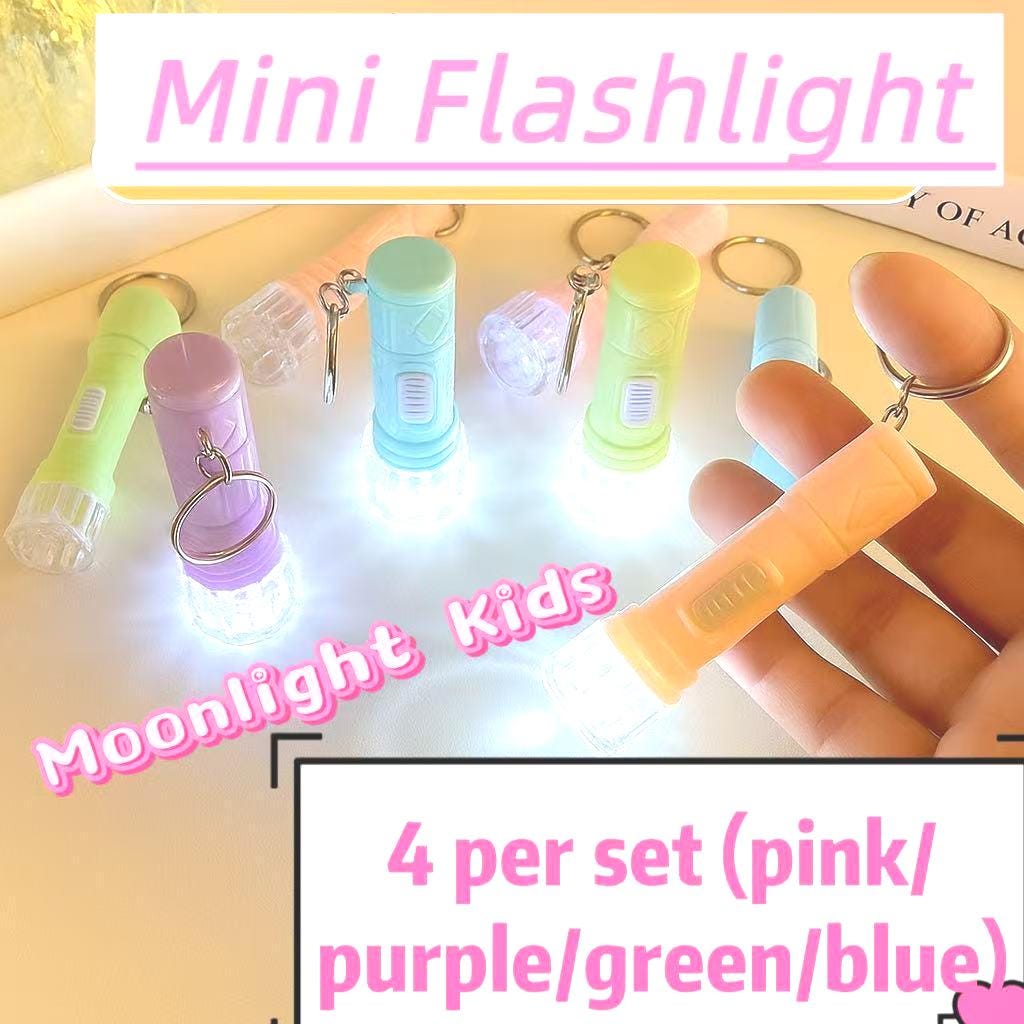 Pastel LED Mini Flashlight – 4pcs Keychain Set (Pink/Purple/Green/Blue)